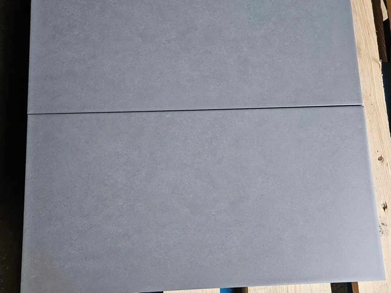 Billede 1 - Gulv- og vægklinke grå 30x60 cm