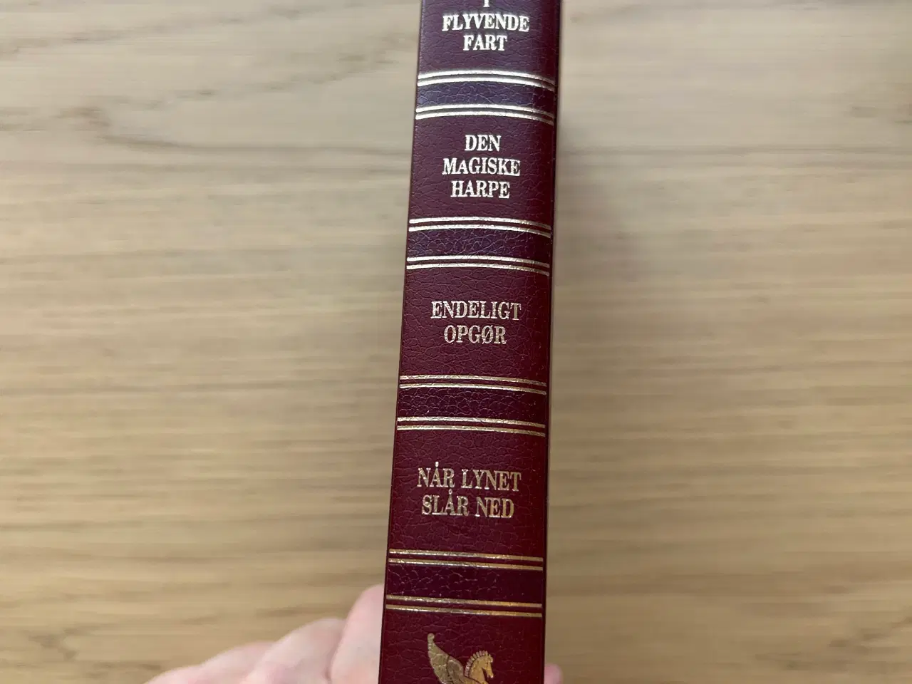 Billede 3 - To klassiske bøger til salg – 50 kr. pr. stk.