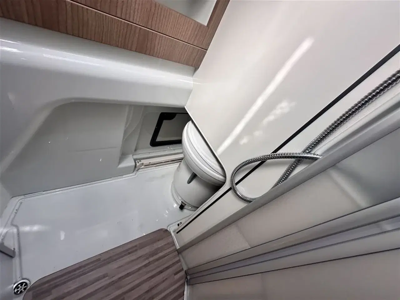 Billede 16 - 2023 - Carthago Malibu Van Compact 540 DB   Rummelig Van på kun 540cm Kørt KM 5900