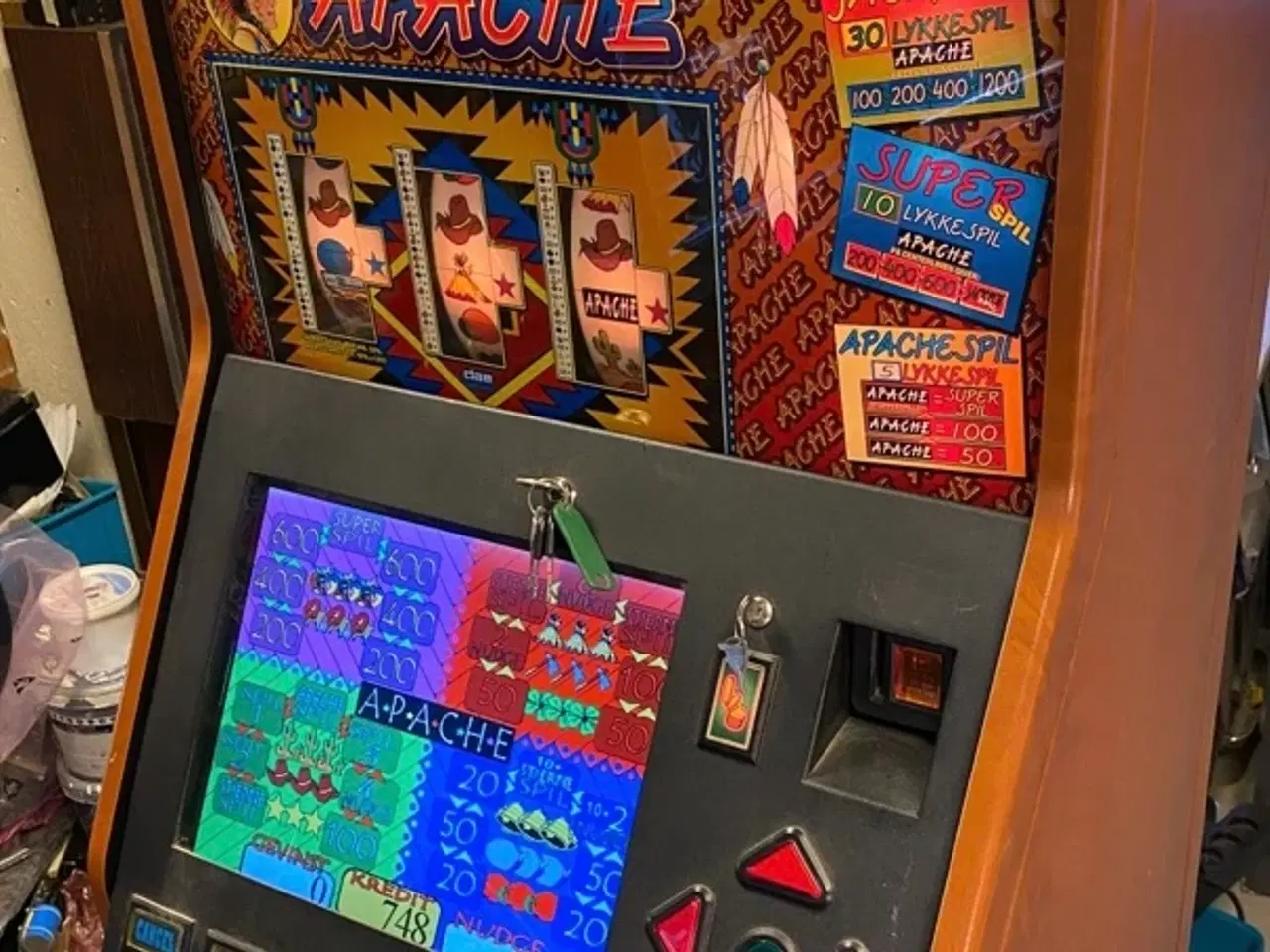 Billede 1 - Apache spilleautomater med skærm