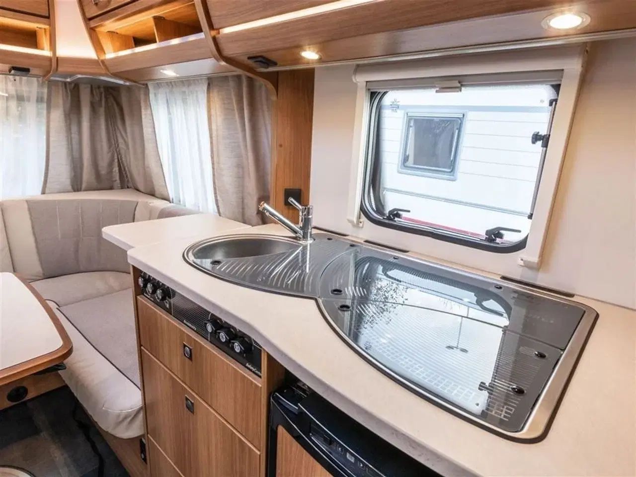 Billede 9 - 2016 - Dethleffs Nomad 500 FR   Med mover og solceller mm.