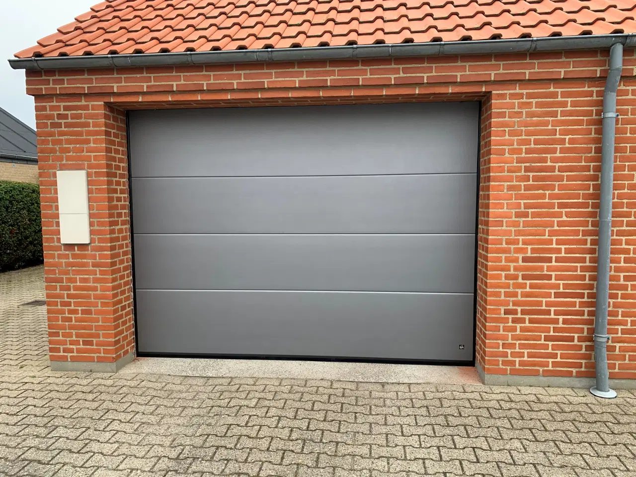 Billede 11 -  ledhejseport ,skydeport,SIDEHÆNGSLEDE GARAGEPORTE