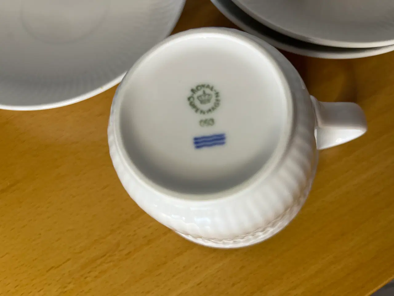Billede 3 - Royal Copenhagen hvid blonde kaffekop.