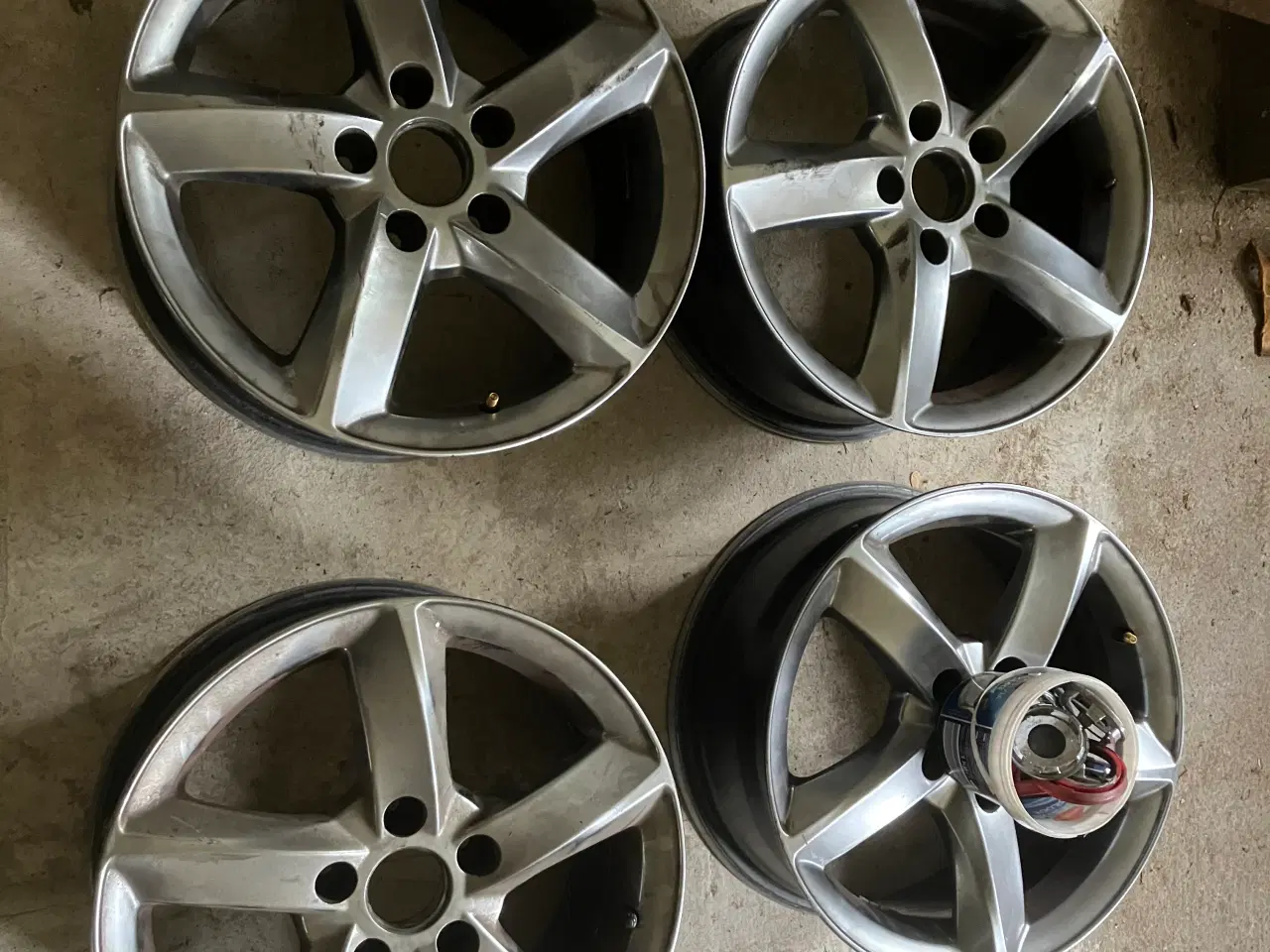 Billede 1 - 4x Alufælge 7x16 til bl.a. Vw Golf 5