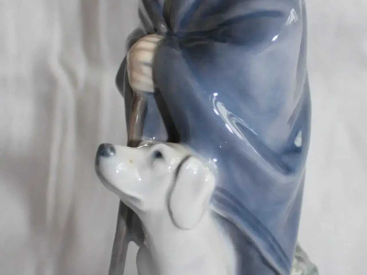 Billede 3 - Hyrde med hund. Figur fra Royal Copenhagen