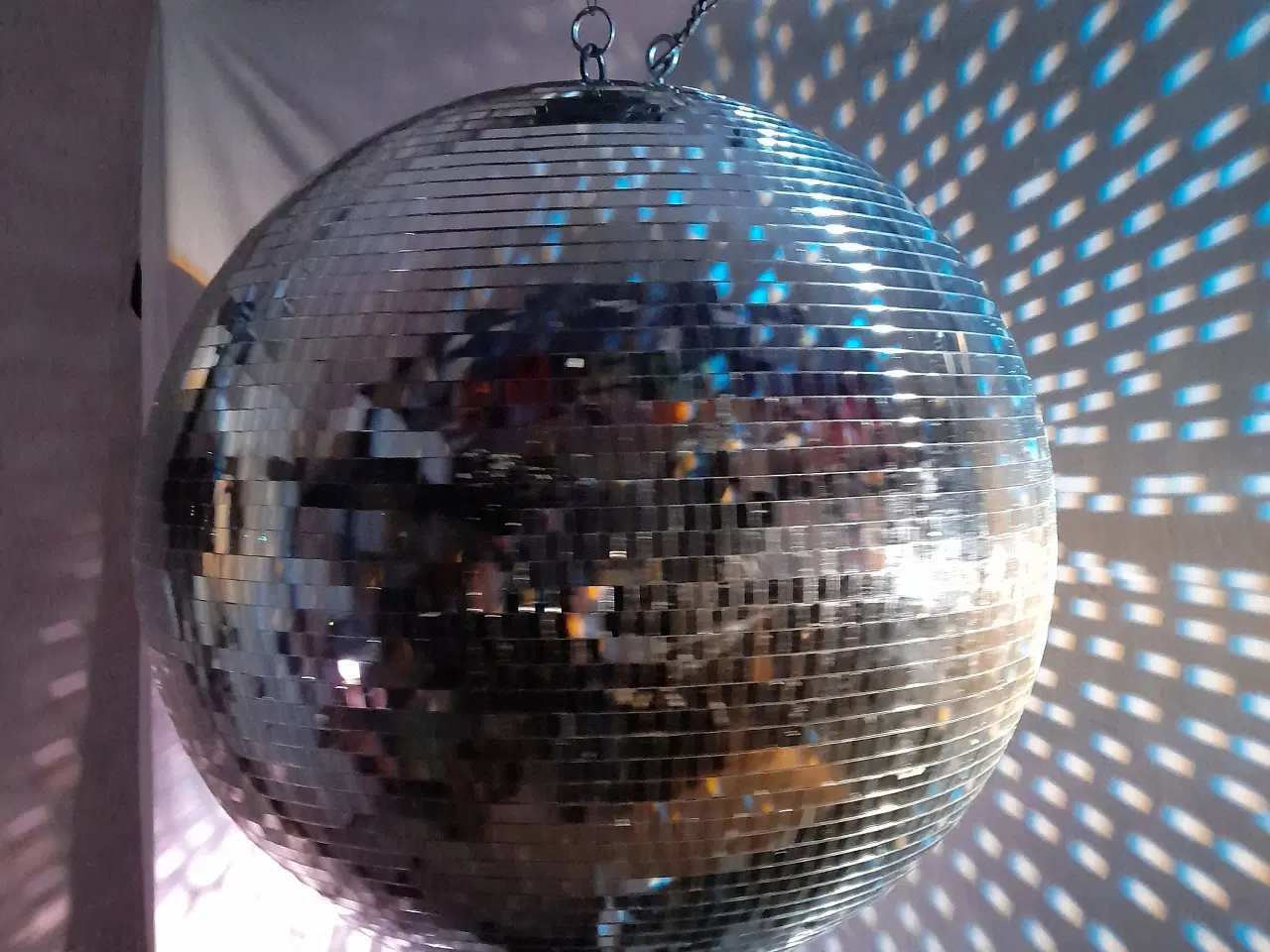 Billede 5 - Udlejes – 50cm. DISCOKUGLE, SPEJLKUGLE, MIRRORBALL