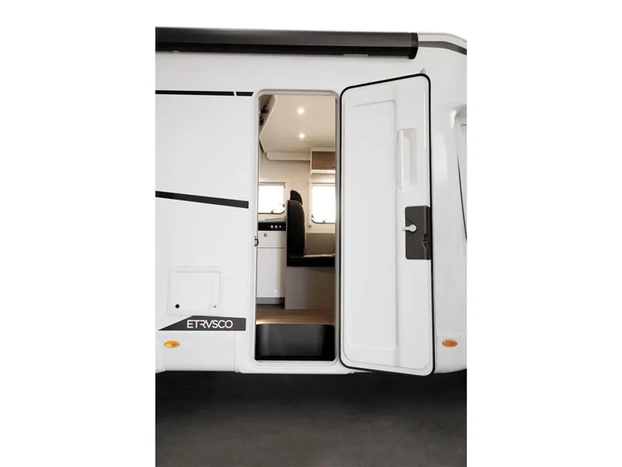 Billede 12 - 2025 - Etrusco T 6.9 SB Aut   Lækker Autocamper med enkelsenge og Adaptiv fartpilot fra Hinshøj Caravan