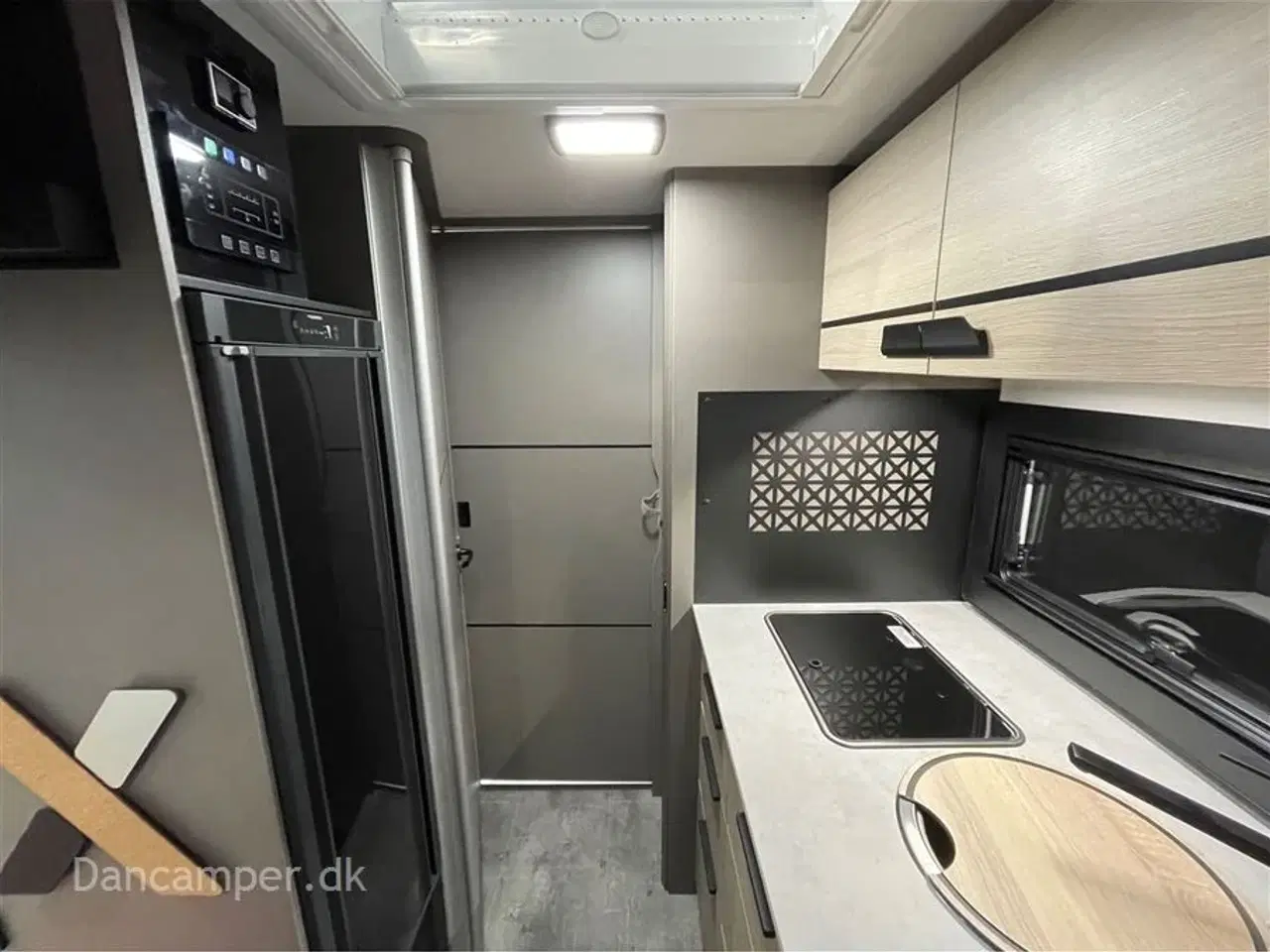 Billede 10 - 2024 - Chausson X550   Top moderne kvalitets-autocamper. Med stor Lounge og siddegruppe, sænkeseng,