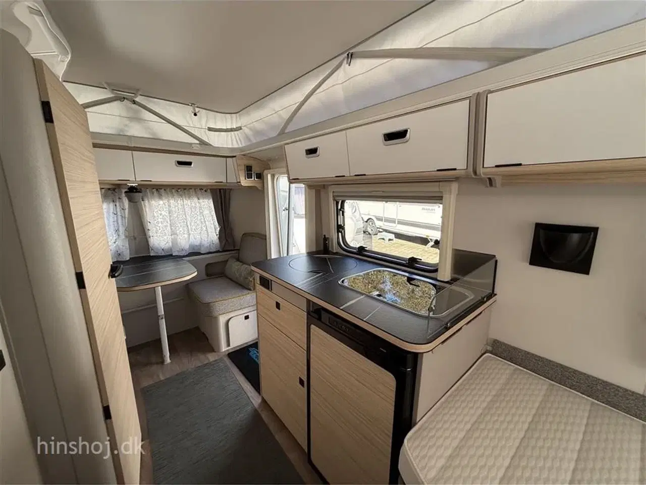 Billede 14 - 2023 - Eriba Touring 542 Urban   Næsten ny Eriba Touring med mover, markise, Isabella Touring telt fra Hinshøj Caravan