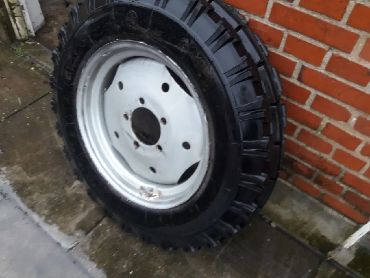 Billede 3 - Traktor dæk 7,50-20 med fælg NYT