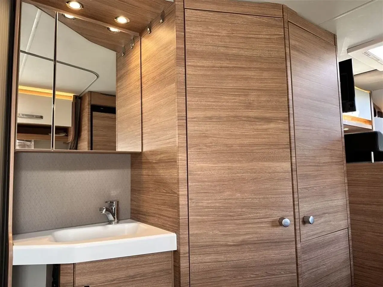 Billede 21 - 2021 - Weinsberg CaraCompact 600 MF "Pepper Edition"   Kompakt autocamper med Automat gear
