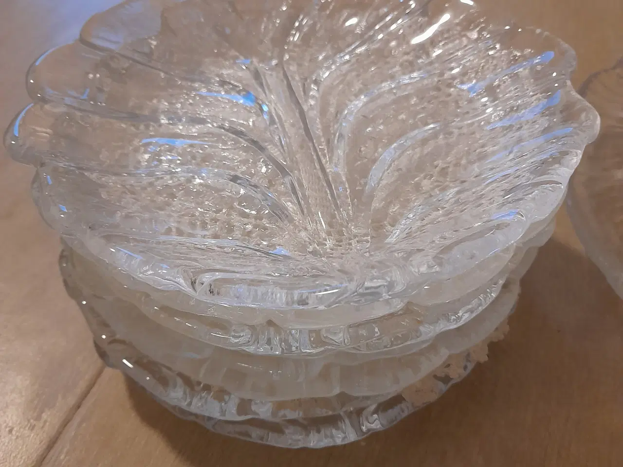 Billede 2 - 8 isasitter og et fad i glas