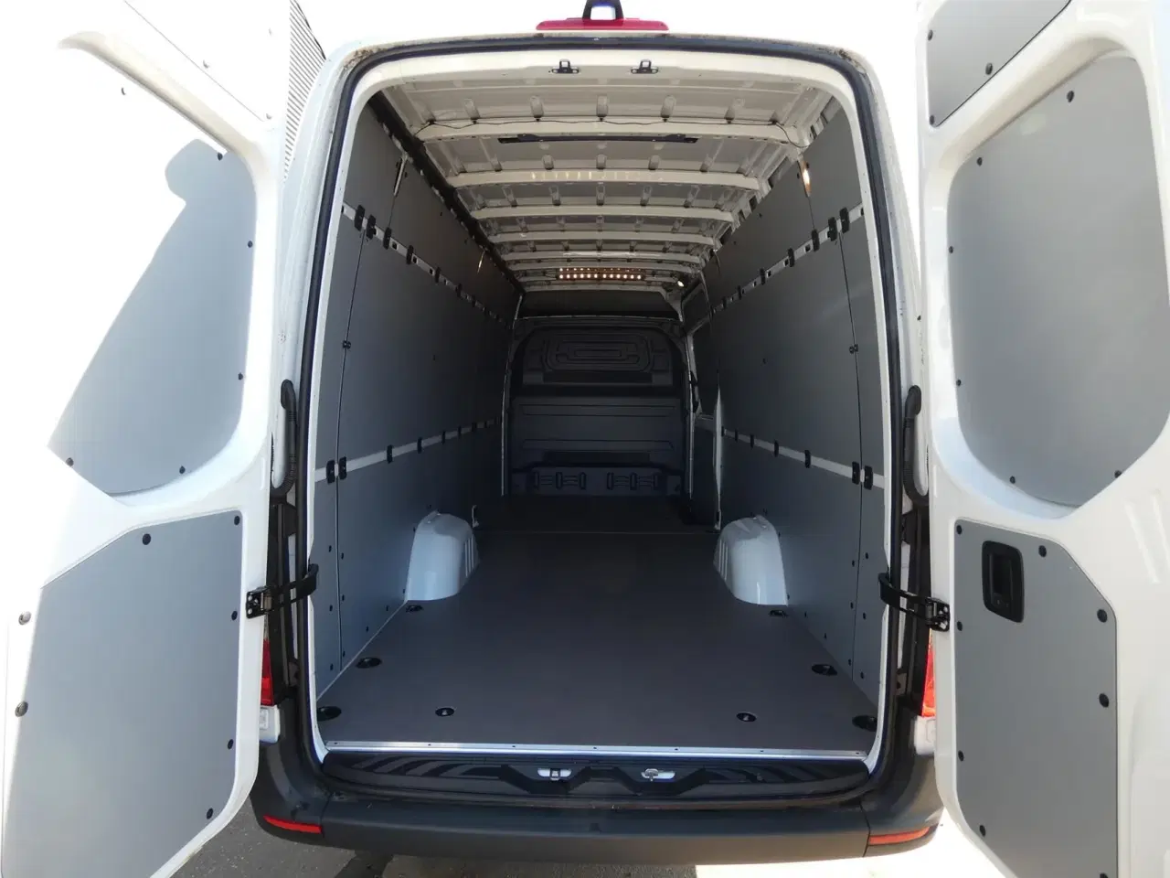 Billede 8 - Mercedes-Benz Sprinter 317 2,0 CDI A4 H2 RWD 9G-Tronic 170HK Van Aut.