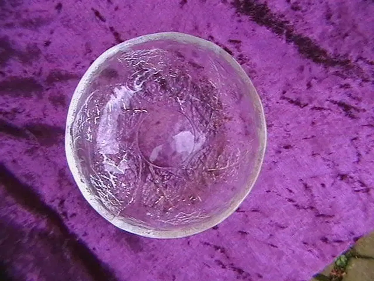 Billede 4 - Glasskål, ældre, men fin. 45kr.+ porto.