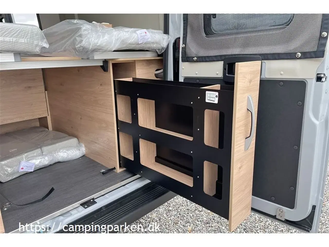 Billede 19 - 2024 - Dethleffs Globetrail CVD 600 ER Advantage   Udlejes: Ny camper van på 6 meter med enkeltsenge og automatgear