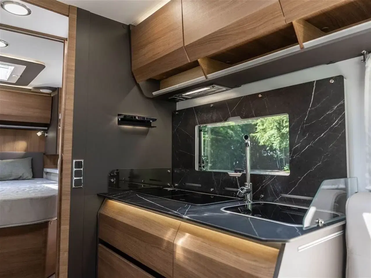 Billede 43 - 2024 - Benimar Amphitryon 998 Northautokapp   KAMPAGNE - SPAR: 80.000 KR.