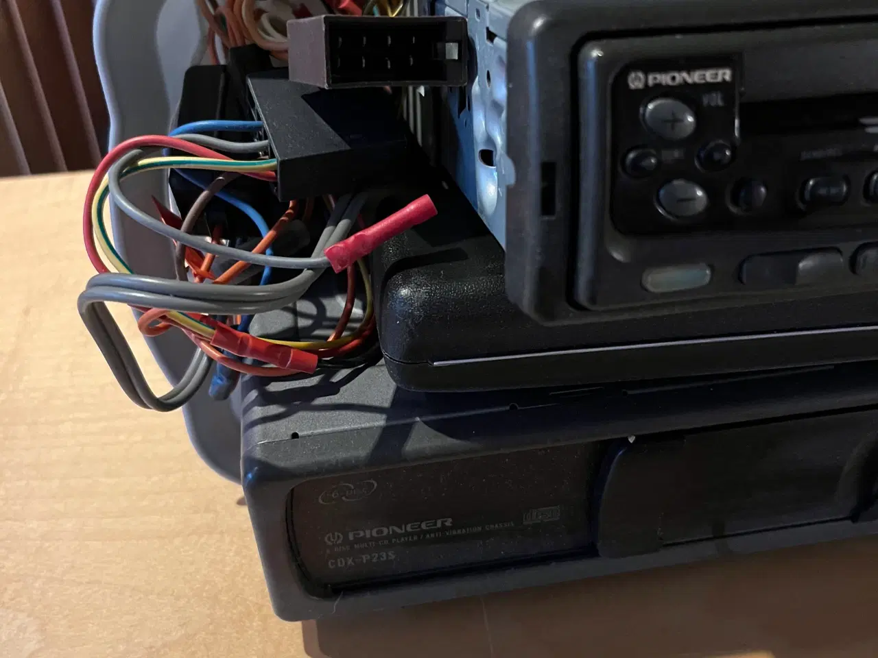 Billede 2 - Pioneer autoradio med cd box (6 stk).