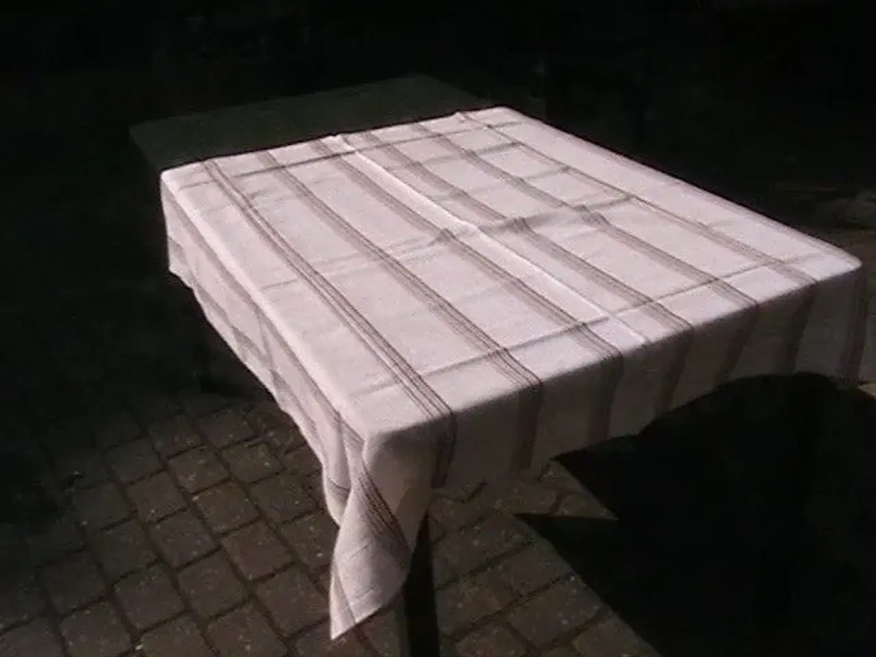 Billede 1 - Dug, Ældre, men fin.