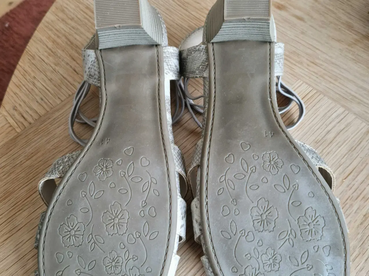 Billede 2 - Flotte Sandaler fra B&CO 