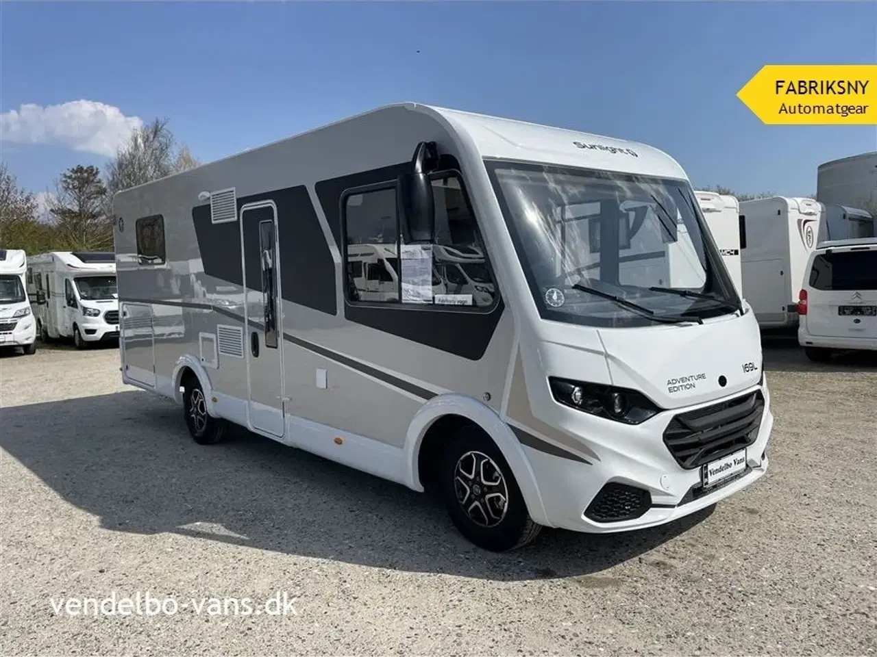 Billede 1 - 2024 - SunLight I 69 L Adventure Edition   Integreret Adventure Edition med fritstående Queens Bed over garagen