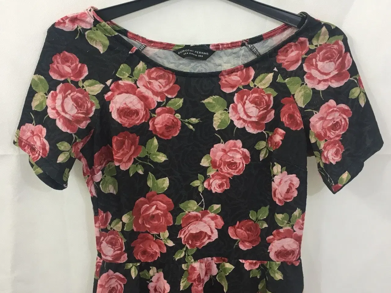Billede 2 - Kjole-kort.Fra Dorethy Pekins-Rose print/str: 36