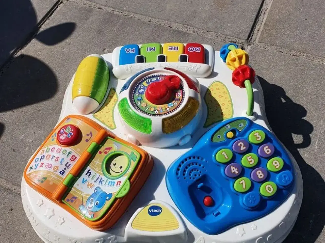 Billede 1 - Vtech aktivitetsbord

Aktivitetsbord