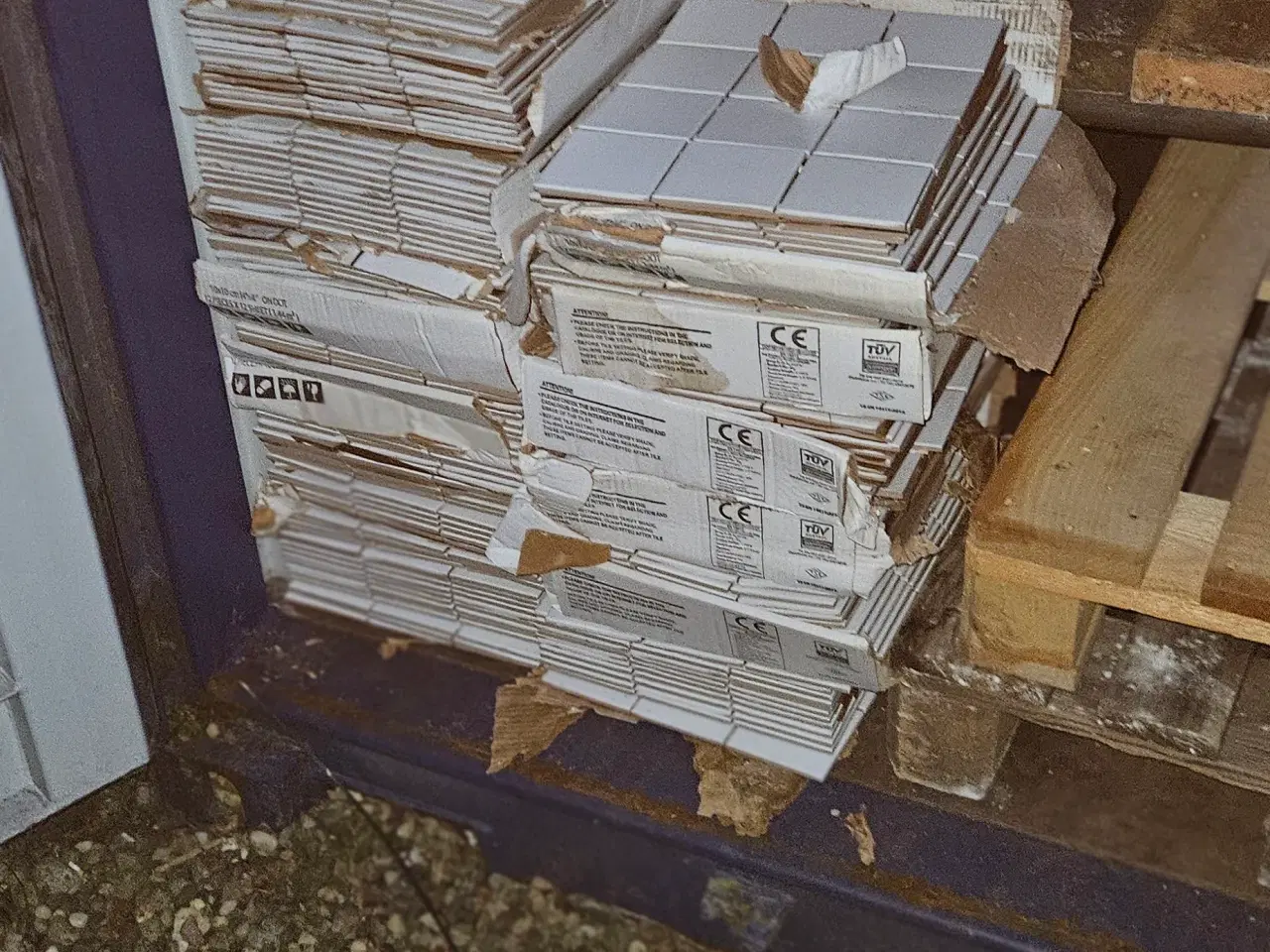 Billede 3 - Fliser både til gulv cirka 300 kvadratmeter