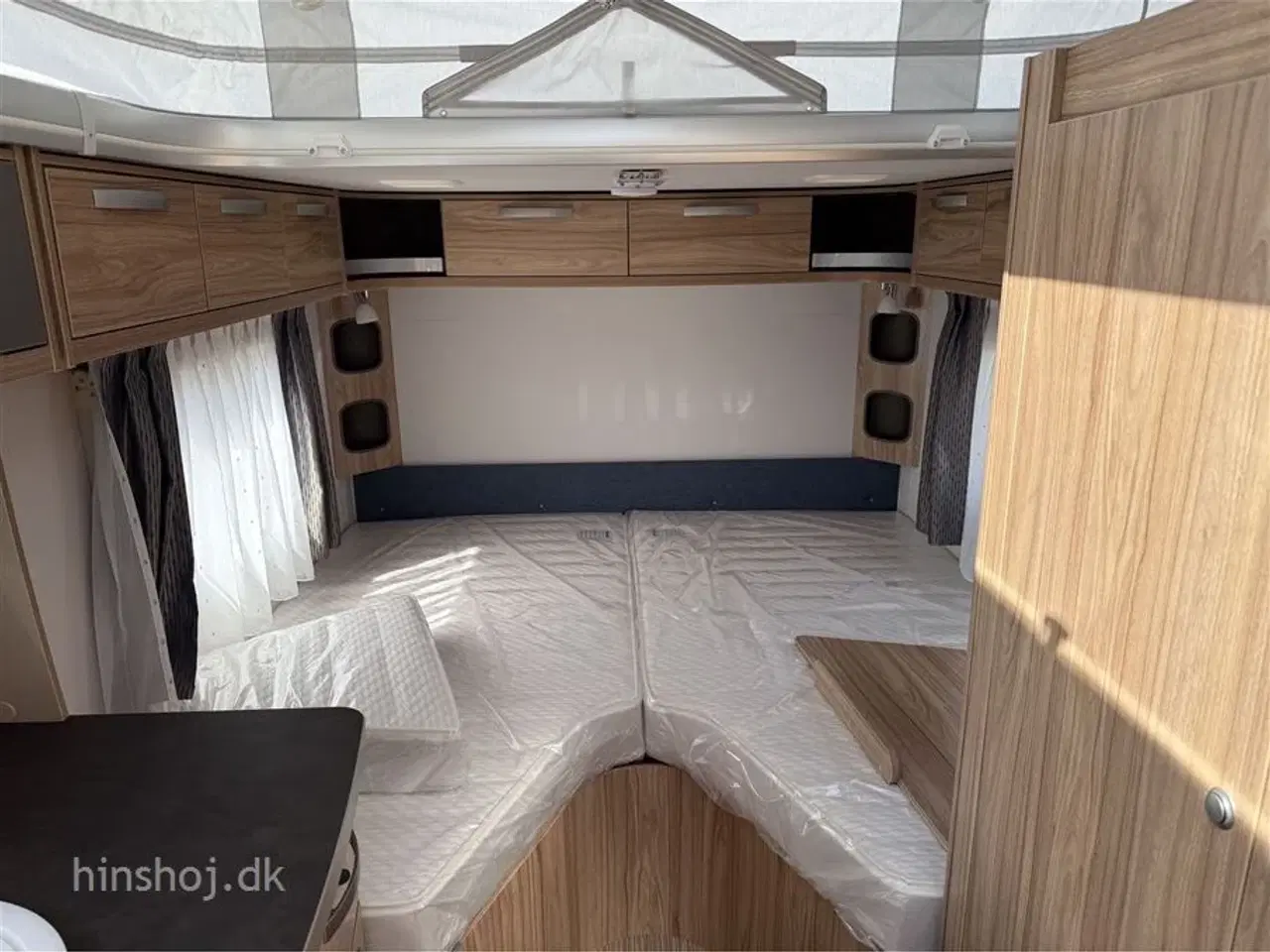 Billede 2 - 2025 - Eriba FEELING 442   Rigtig Lækker Rejsevogn med enkelsenge fra Hinshøj Caravan A/S