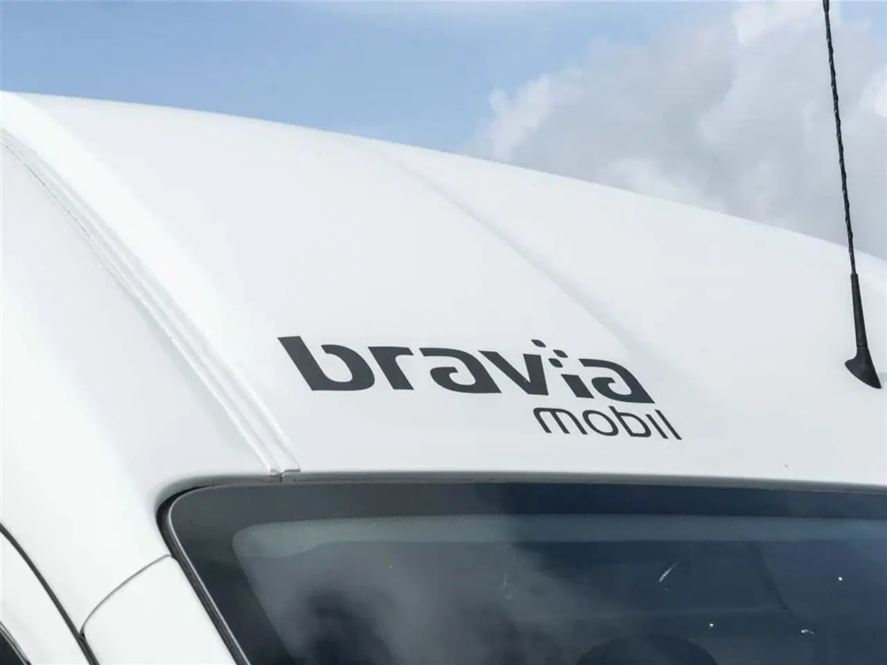 Billede 26 - 2021 - Bravia 636 140 Hk Edition 30   Campervan med langsgående senge og god indretning Kørt 20,500 Km.