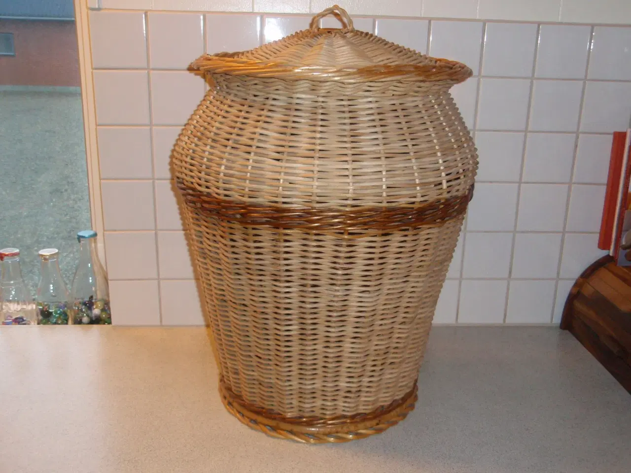 Billede 1 - pilekurv (Vasketøjskurv)