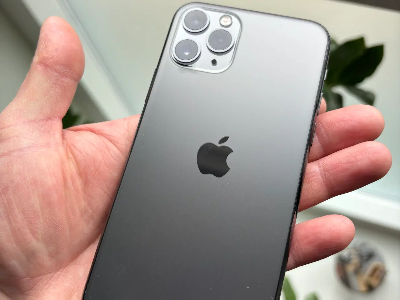 Billede 1 - iPhone 11 Pro – 64 GB – God stand