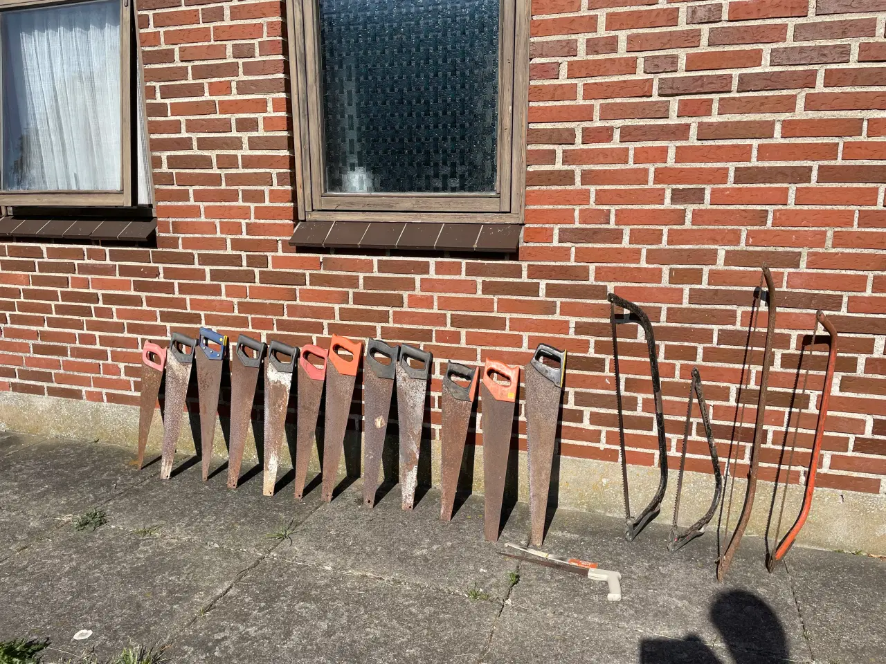 Billede 1 - Fukssvanse, dage og håndsav