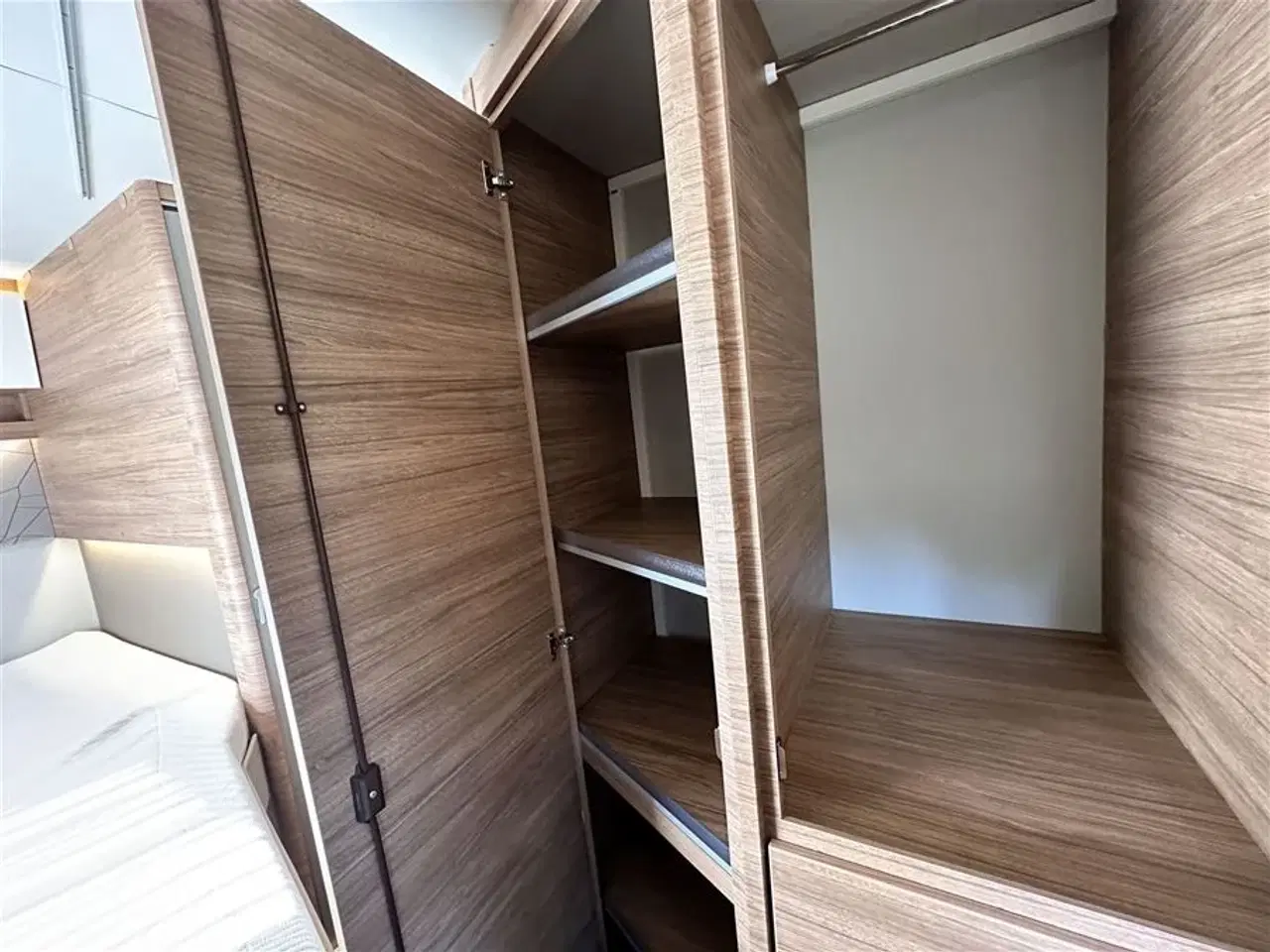 Billede 20 - 2021 - Weinsberg CaraCompact 600 MF "Pepper Edition"   Kompakt autocamper med Automat gear