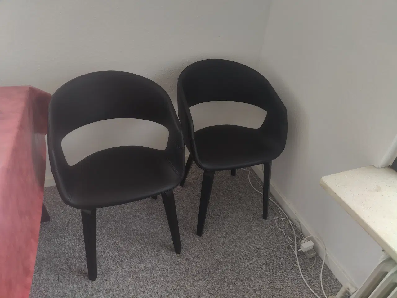 Billede 6 - sortbejset Spisebord med 8 stole