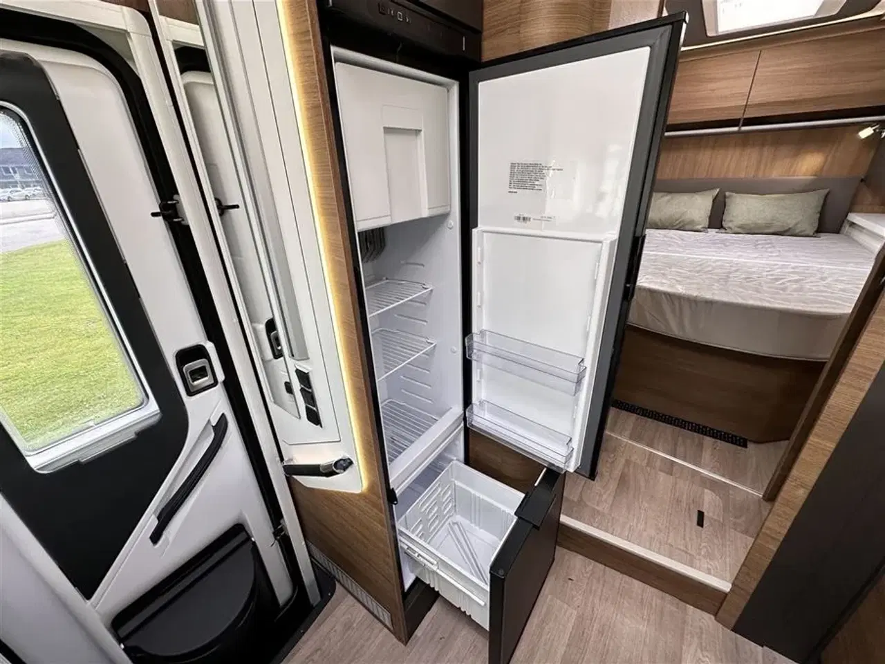 Billede 20 - 2024 - Benimar Amphitryon 998 Northautokapp   KAMPAGNE - SPAR: 80.000 KR.