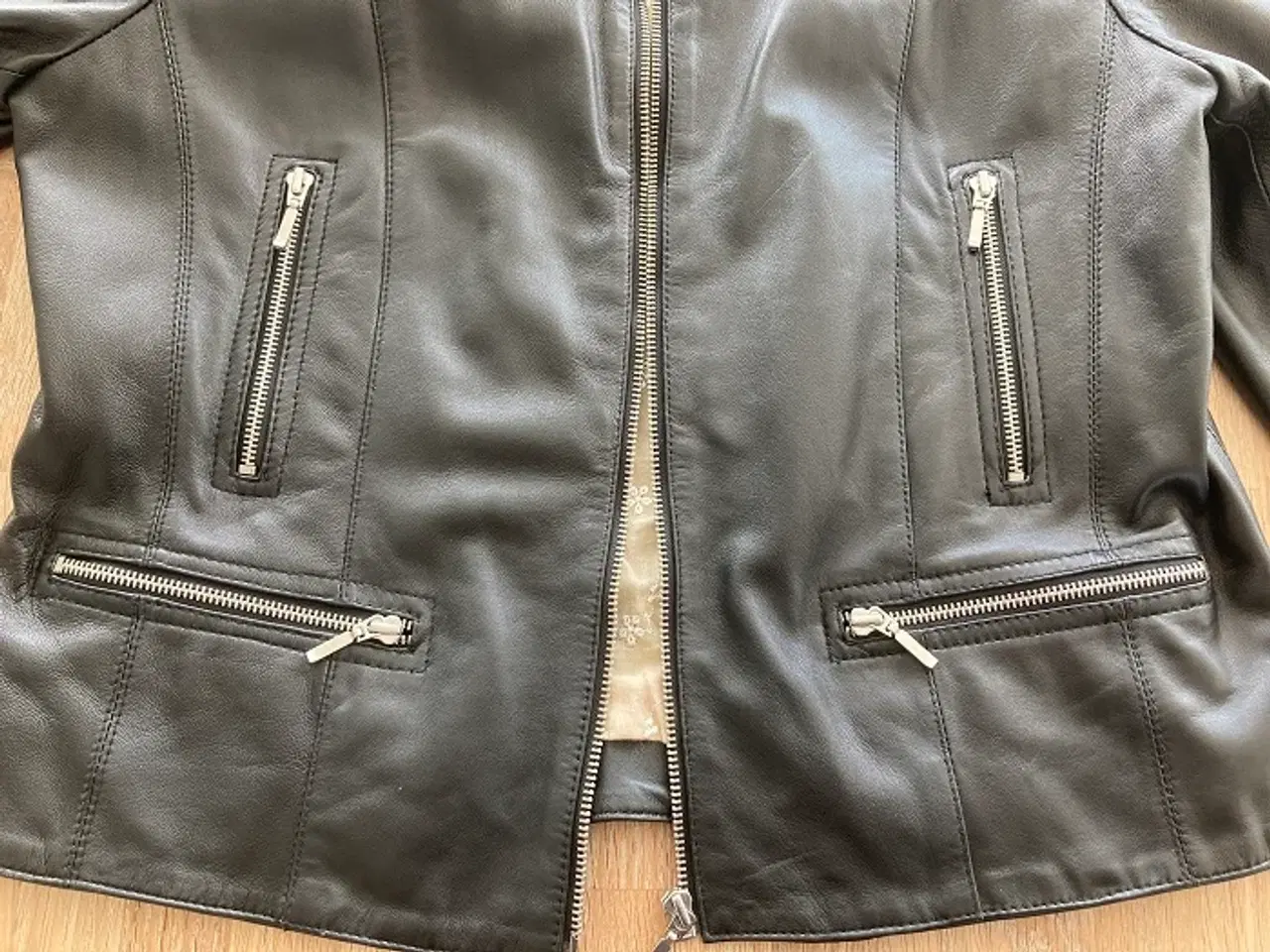 Billede 1 - Skind jakke dame "Moltan" 44