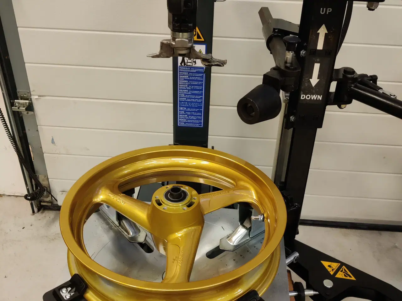 Billede 3 - MC & Scooter adaptor kit for Bulldog Dæk maskine PM-TC747