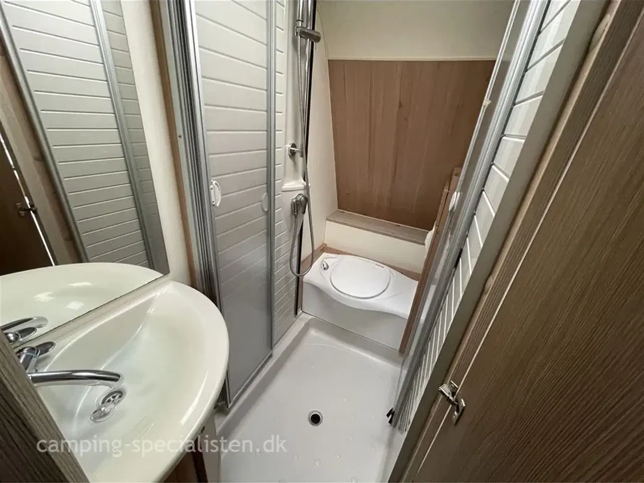 Billede 10 - 2012 - Bürstner Averso 450 TS   Bürstner Averso 450 TS 2012 - Se den nu hos Camping-Specialisten.dk
