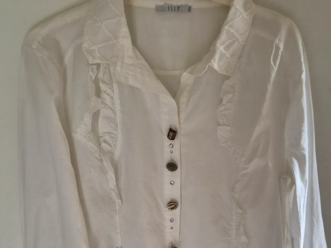 Billede 1 - Elly skjorte med fine detaljer 