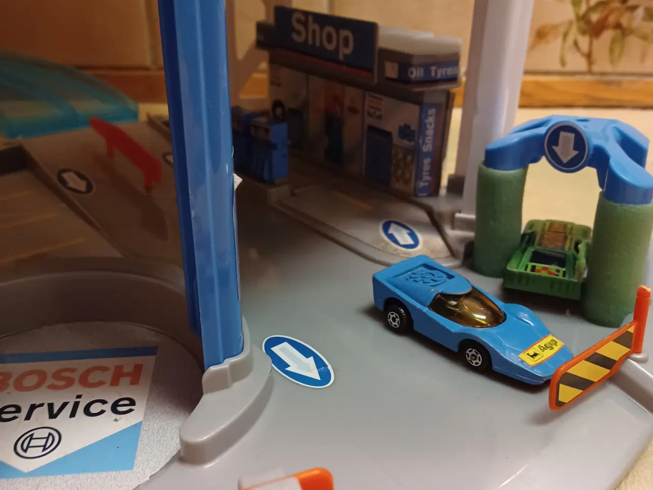 Billede 3 - Parkeringshus i 5 etager med benzinstation - alder