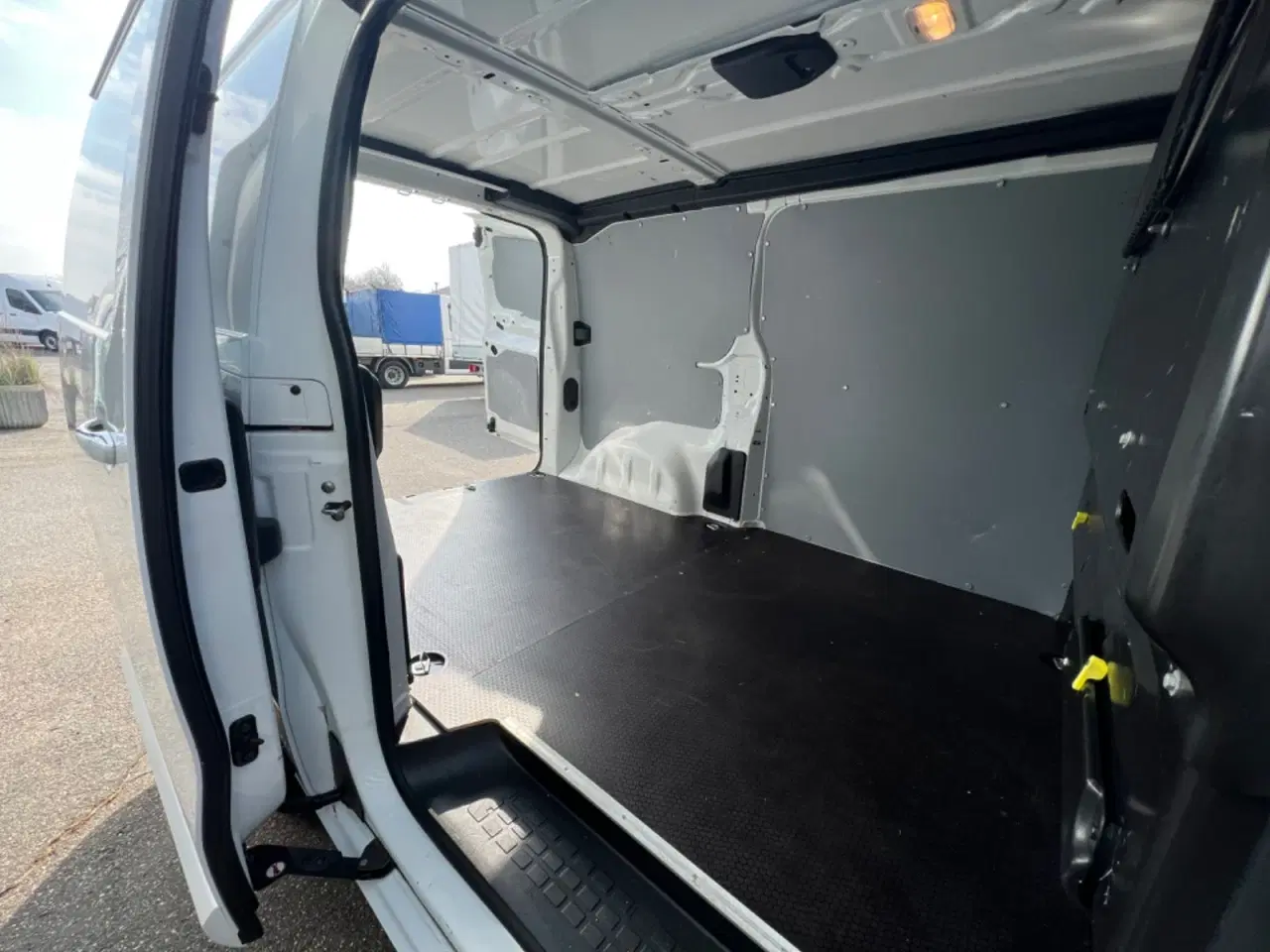 Billede 10 - Peugeot Expert 2,0 BlueHDi 122 L2 Sport EAT8 Van