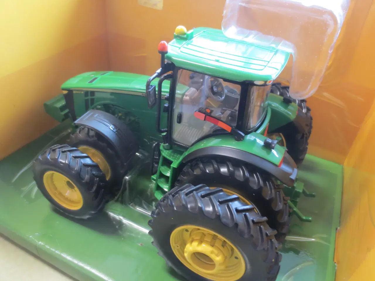 Billede 2 - 1 stk Ny Modeltraktor John Deere 8360R i ERTL