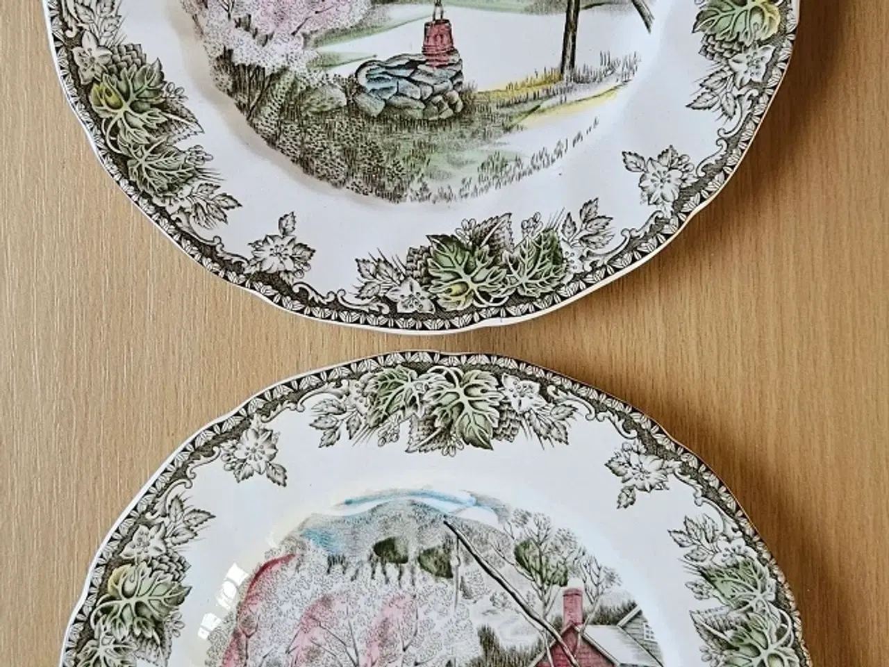 Billede 1 - 2 tallerkener The Friendly Village, Johnson Bros