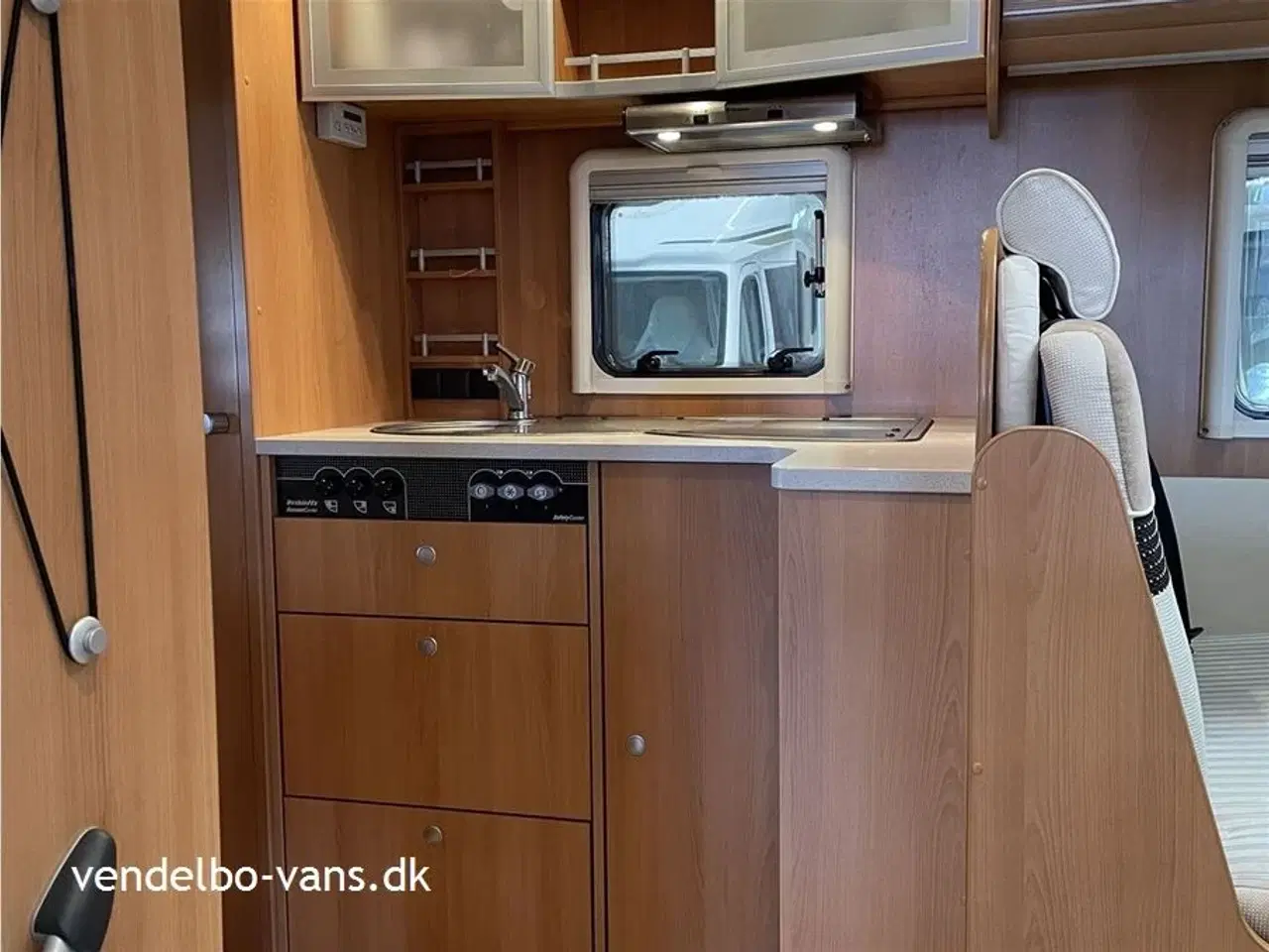 Billede 14 - 2008 - Dethleffs Advantage Integrall I 6501   Utrolig veludstyret luksusvogn med ALDE vandbåret varmesystem