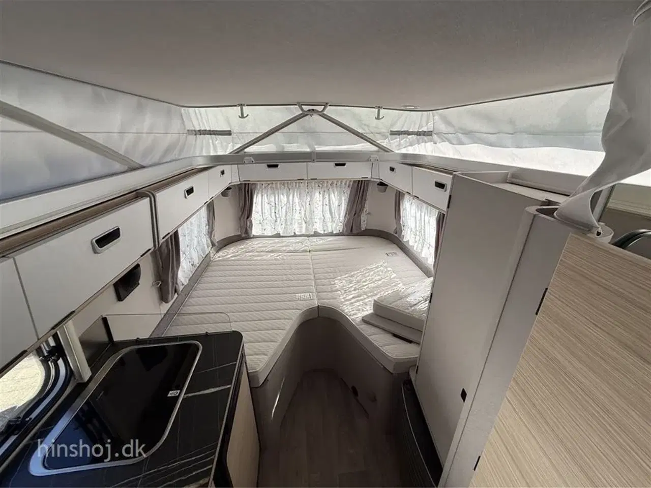 Billede 3 - 2023 - Eriba Touring 542 Urban   Næsten ny Eriba Touring med mover, markise, Isabella Touring telt fra Hinshøj Caravan