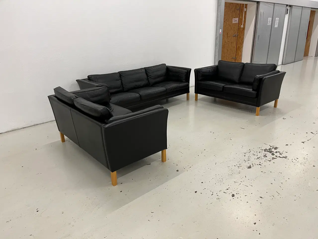 Billede 4 - Mogens Hansen MH2225 Sofagruppe i sort prestige.