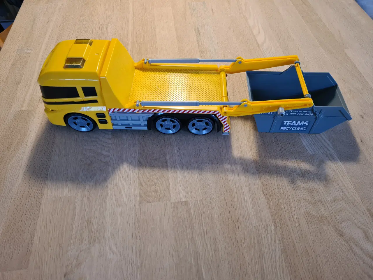 Billede 1 - Stor lastbil med vippende lad