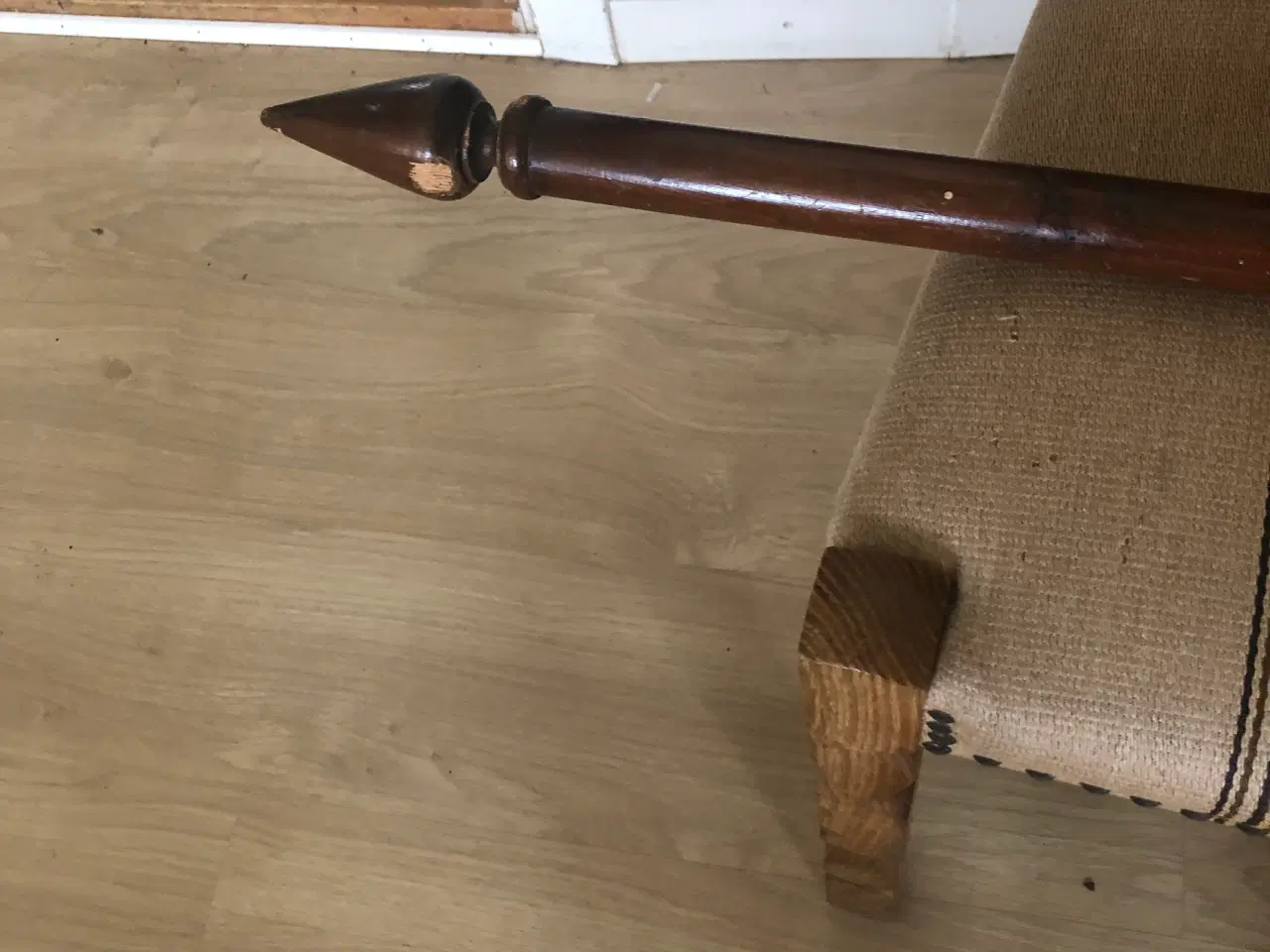 Billede 6 - Antik viskestykke holder