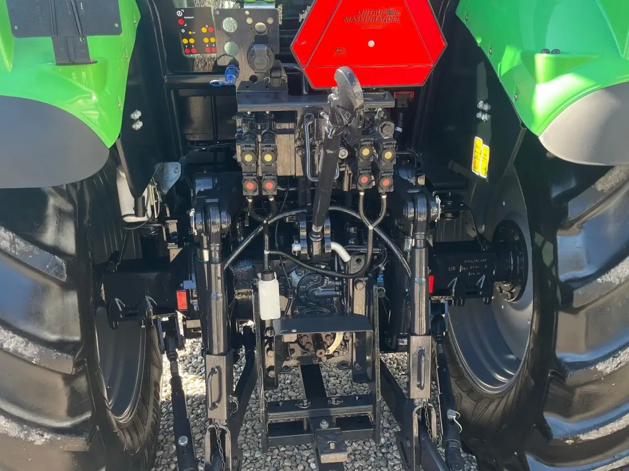 Billede 9 - Deutz-Fahr Agrotron 6140 Classic Fin handy traktor med frontlift.