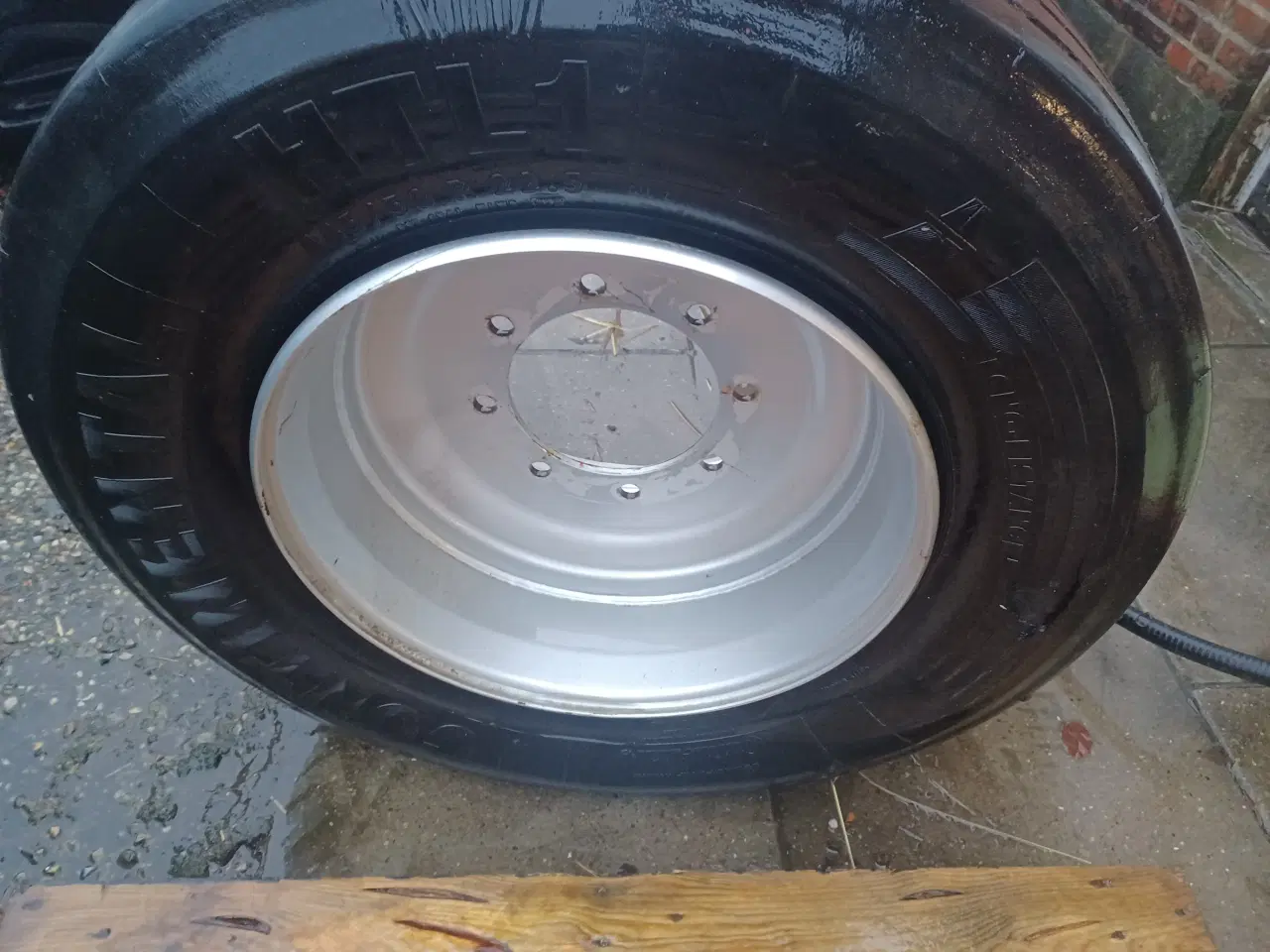Billede 2 - 445/50-22,5 på fælg